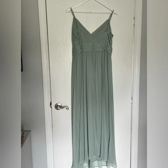 David’s Bridal sage green bridesmaids dress - Picture 7 of 9